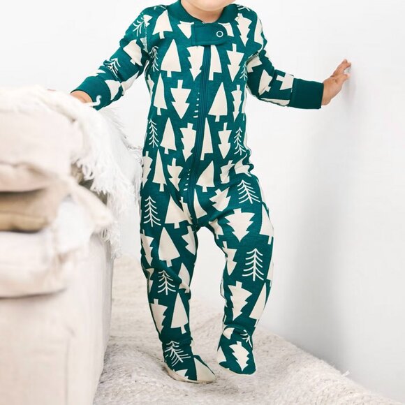 Hanna Andersson festive trees pajamas 60 - Picture 11 of 12